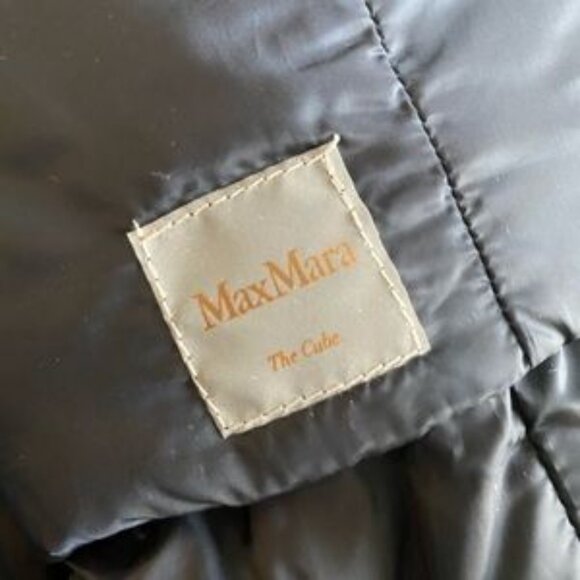 🔹MaxMara / The Cube Down jacket - Picture 9 of 15